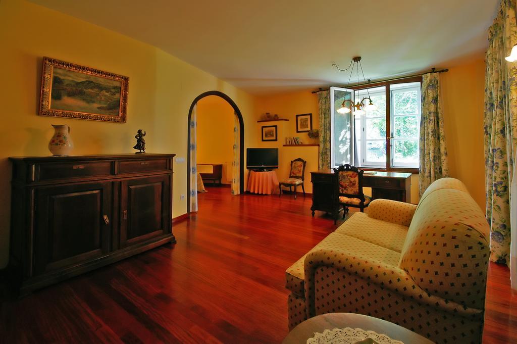 Casa Grande De Trives Bed & Breakfast Puebla de Trives Oda fotoğraf