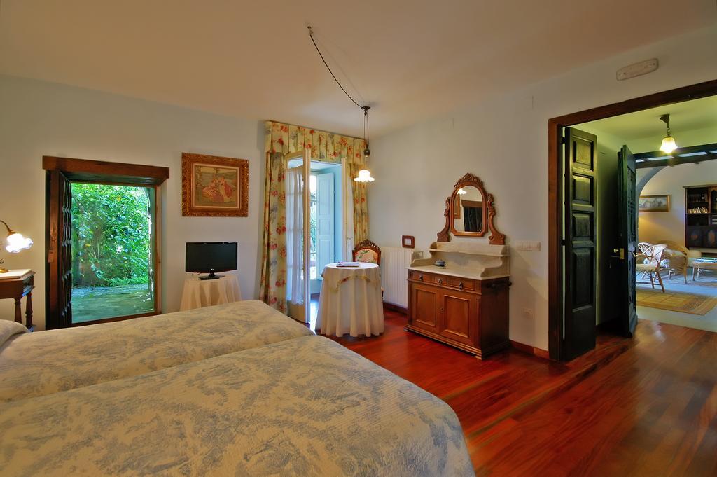 Casa Grande De Trives Bed & Breakfast Puebla de Trives Oda fotoğraf